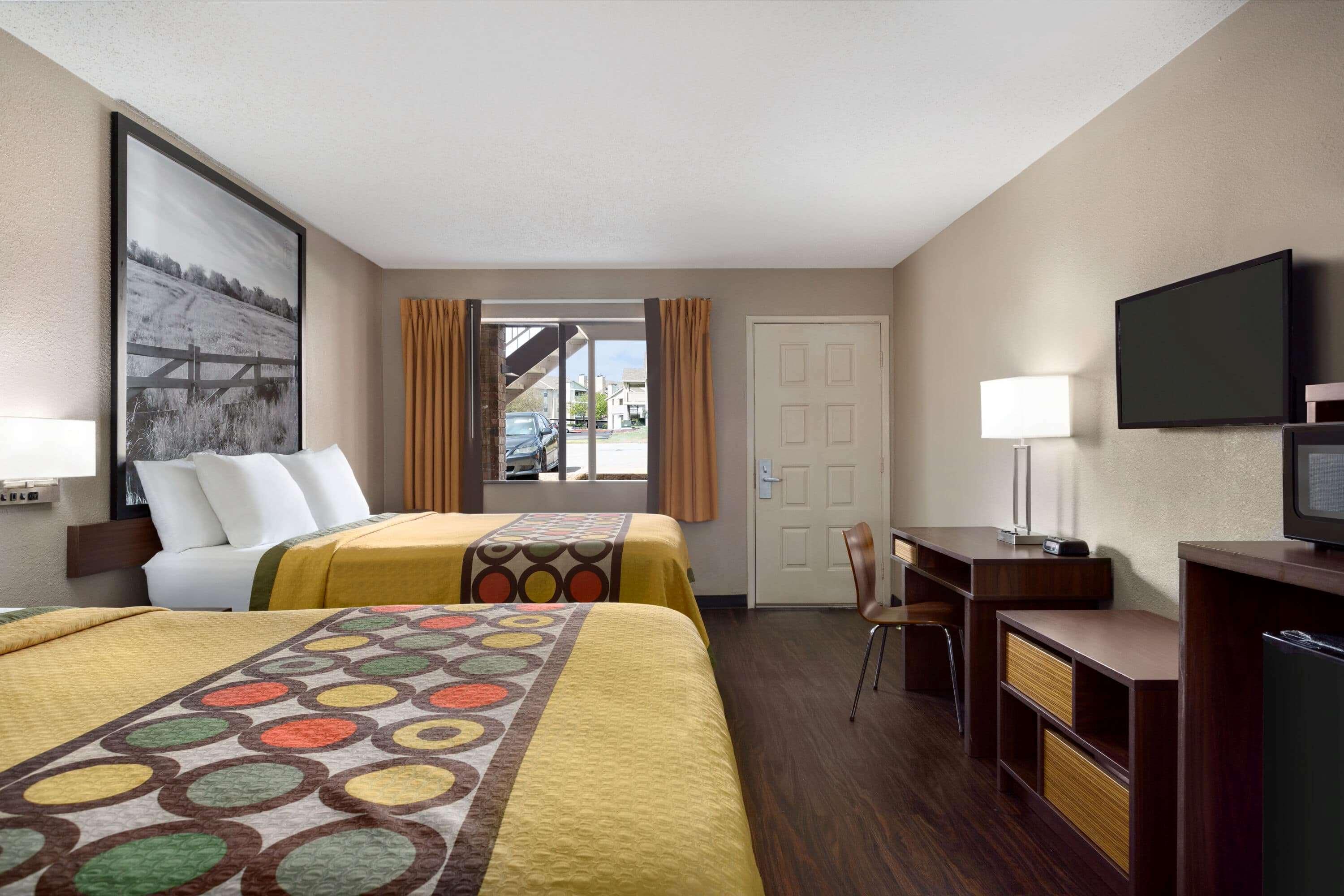 Super 8 By Wyndham Universal City Exterior photo