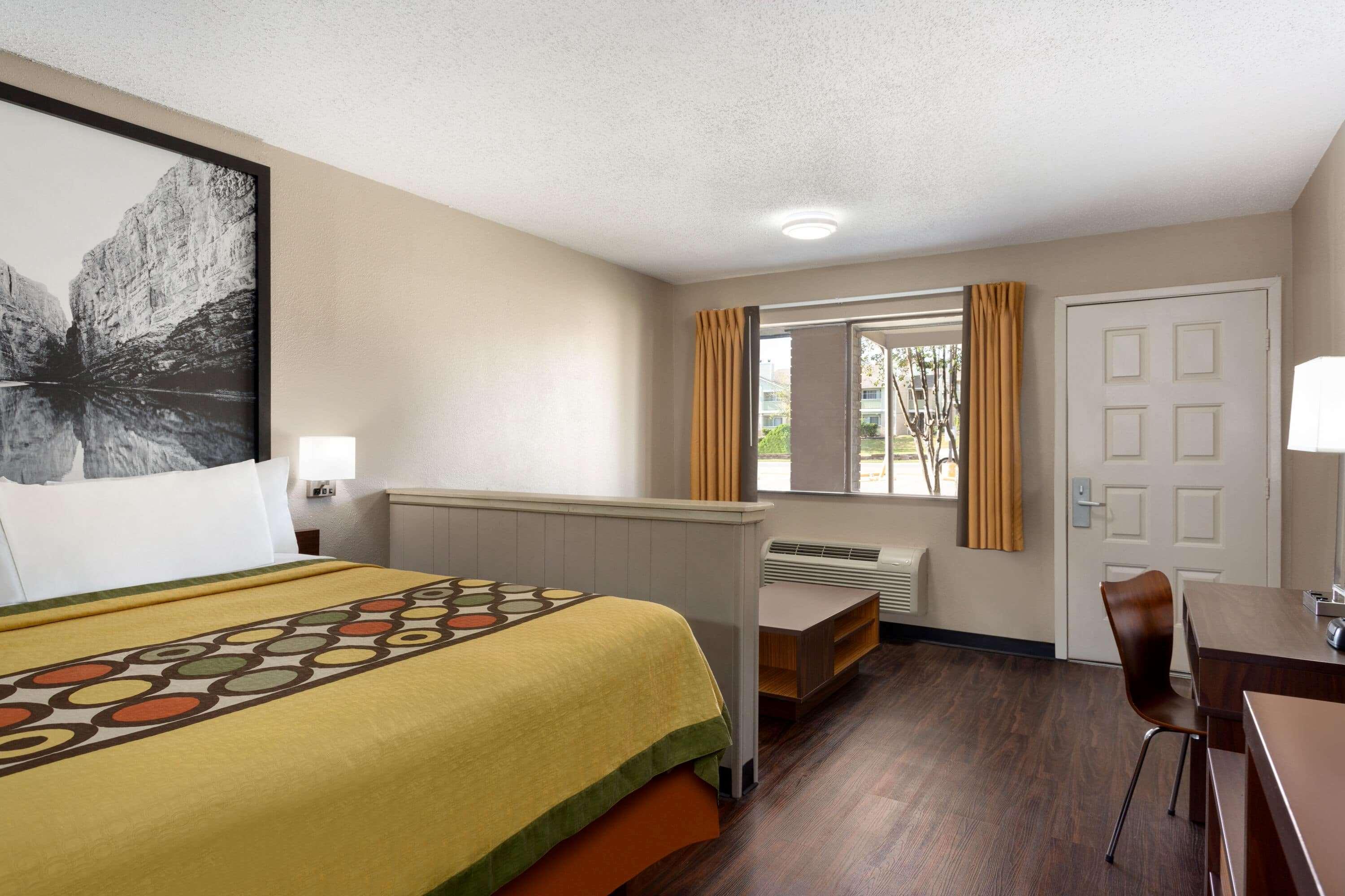 Super 8 By Wyndham Universal City Exterior photo