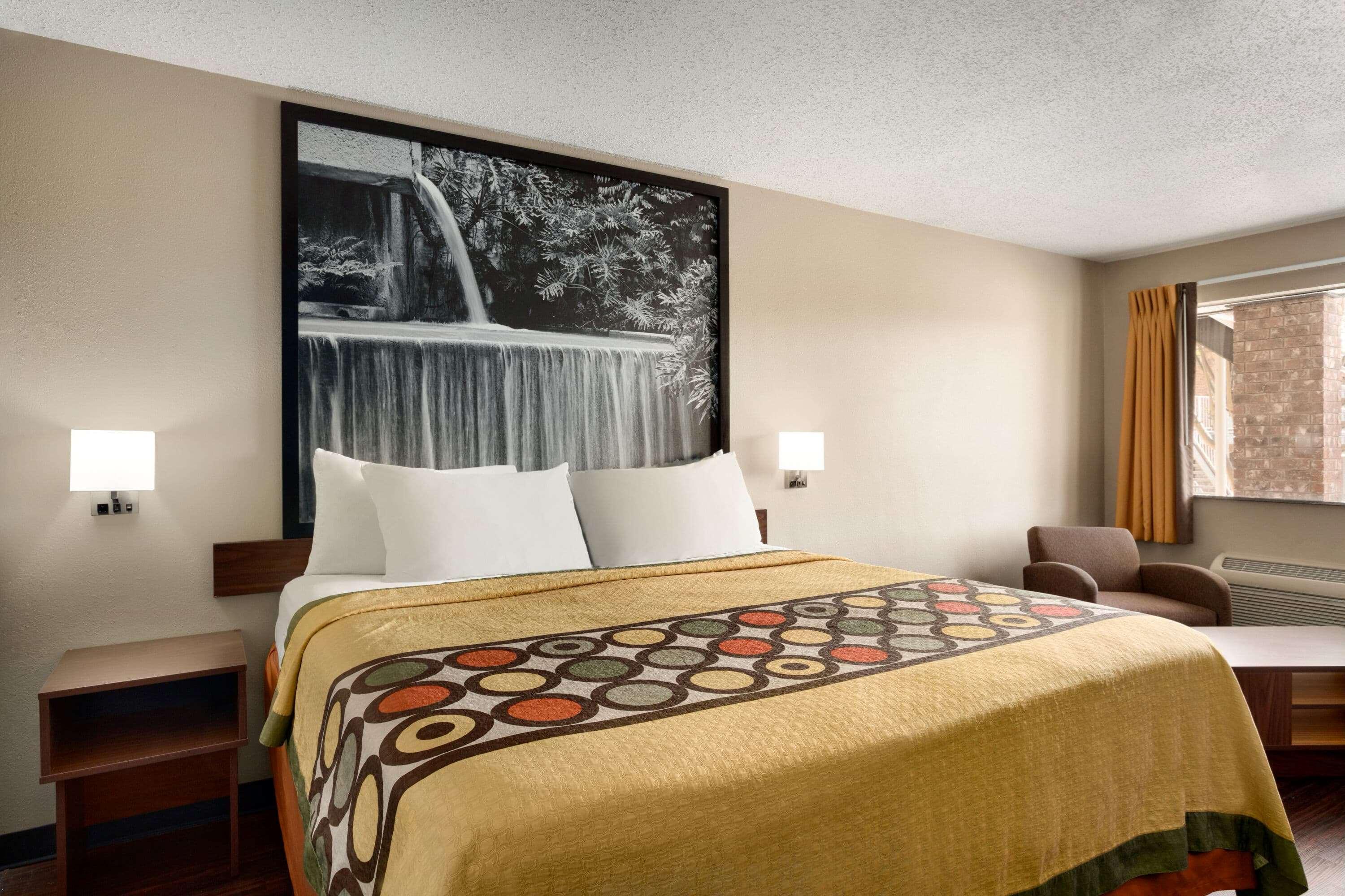 Super 8 By Wyndham Universal City Exterior photo